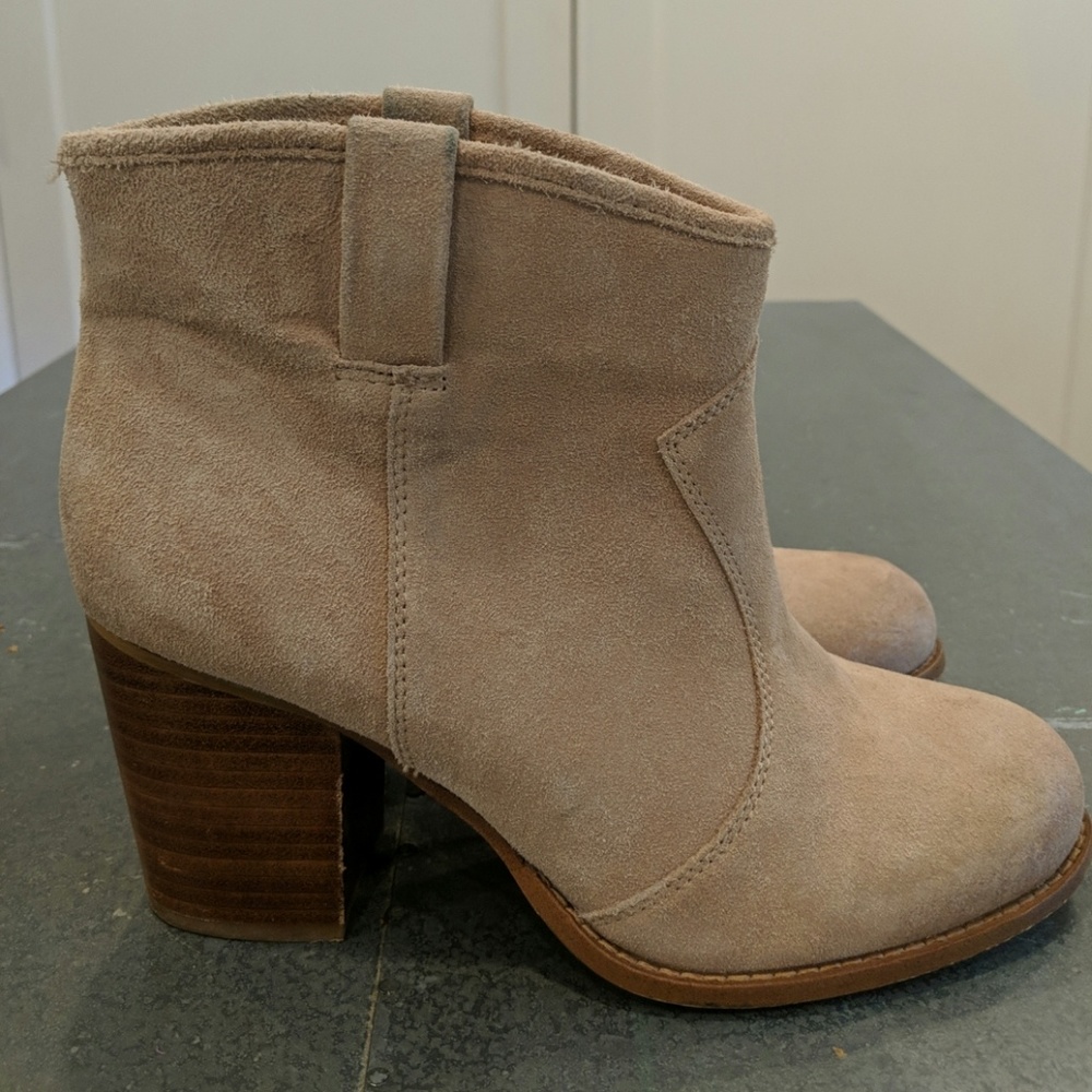 Splendid suede ankle booties